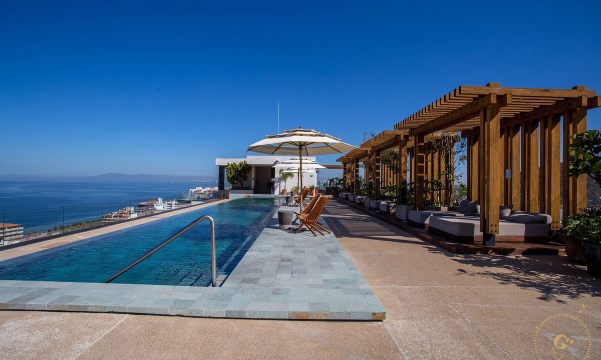 Romantic Zone Condo | 1 BR, Romantic Zone, 360° Rooftop Pool & Parking