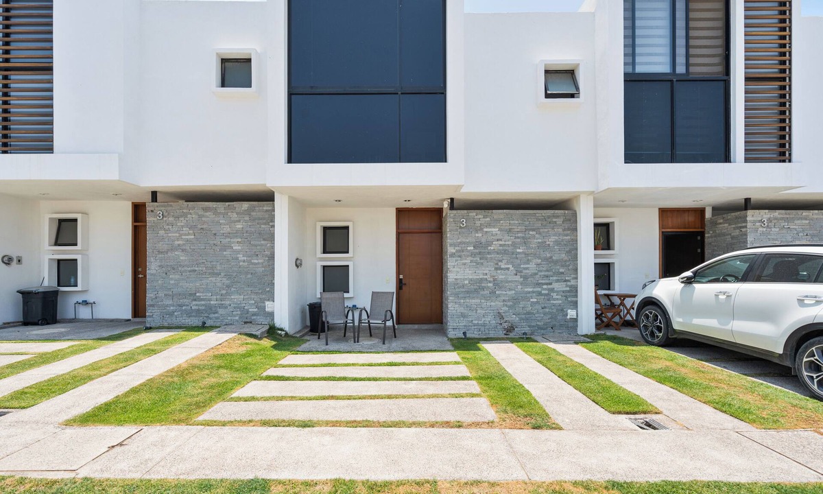 Valle Dorado House | 10 Minutes from the Beach! House ideal for Families Max 8 people.dog friendly.