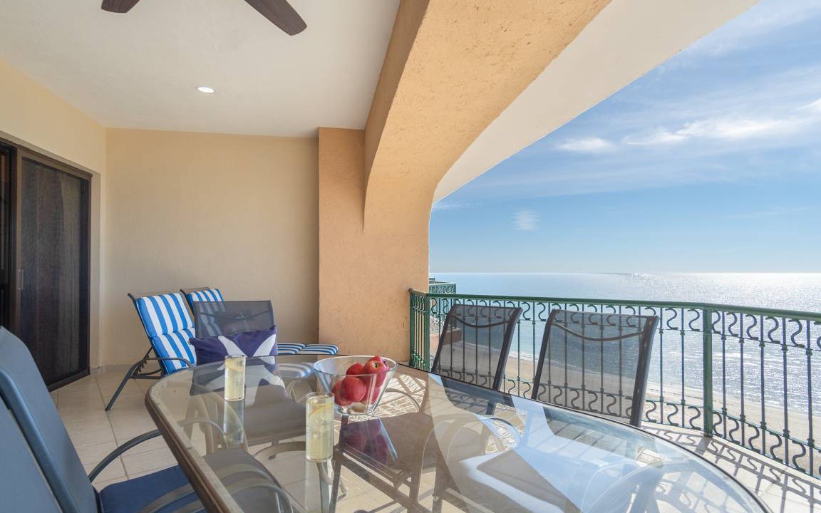Sandy Beach Condo | 134 m² Condo ∙ 2 bedrooms ∙ 6 guests