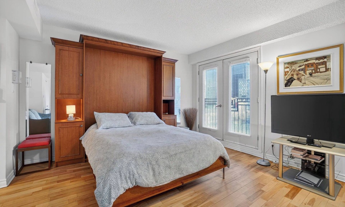Quartier des Spectacles Apartment | #136 Traditional & Stylish APT in Downtown