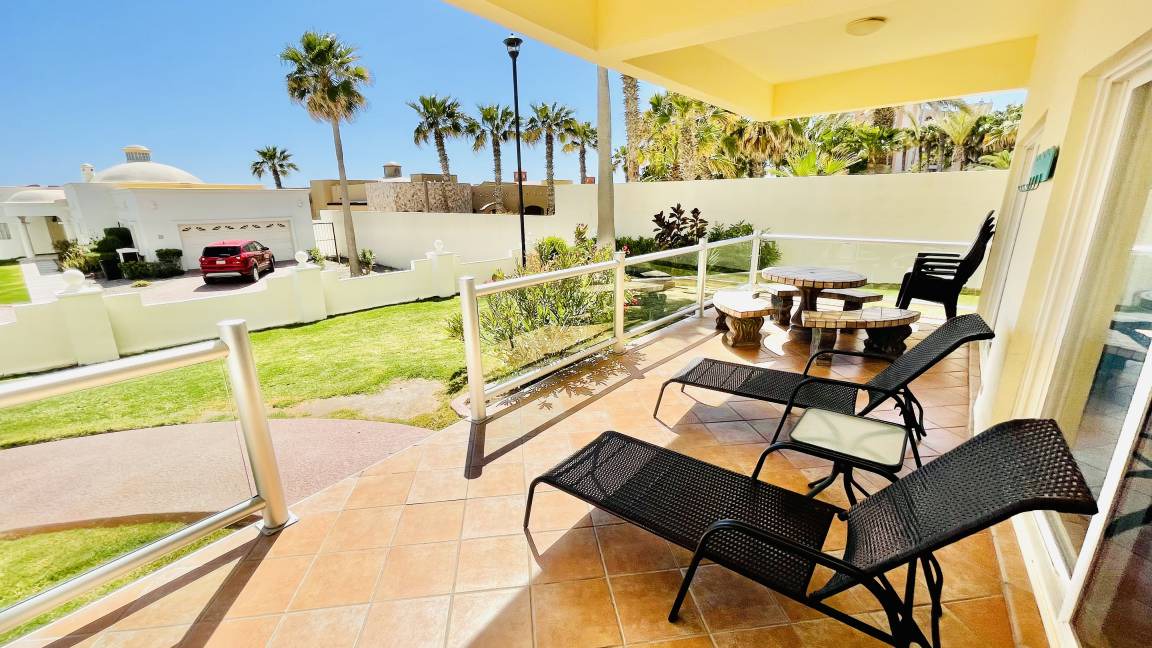 Sandy Beach Condo | 152 m² Condo ∙ 2 bedrooms ∙ 6 guests