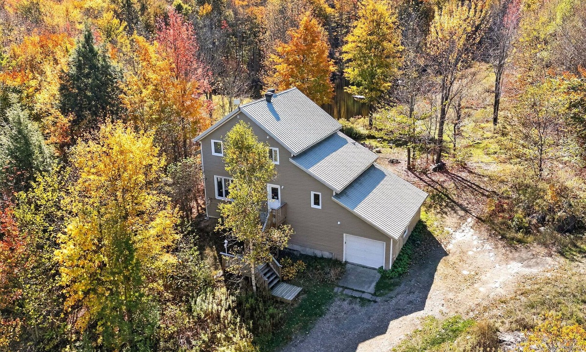 Argenteuil Regional County Municipality Ski Chalet | 2 Acre Nature Retreat, Private Lake, Firepit, Bird Sanctuary, Stargazing