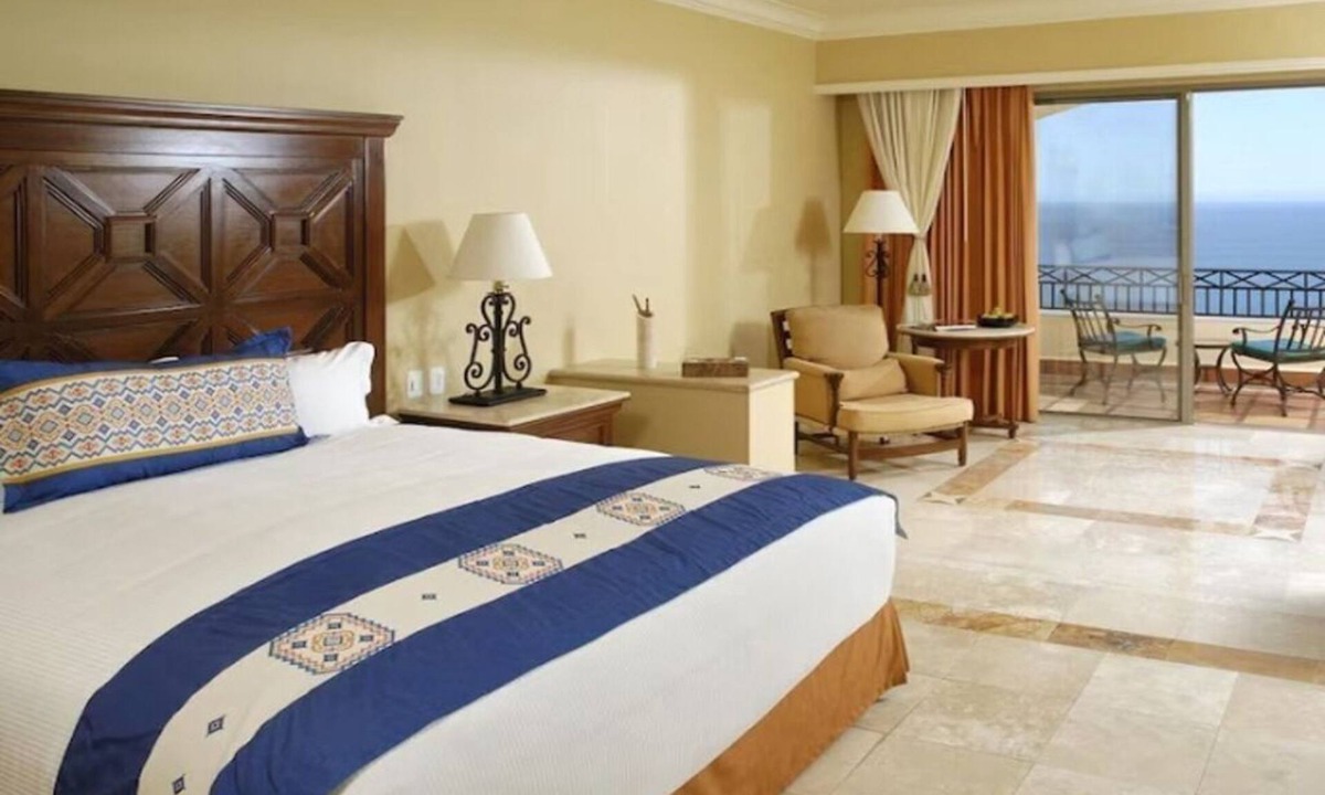 Los Cangrejos II y III Hotel | 2-bedroom hotel in beautiful Cabo San Lucas with AC and fitness room
