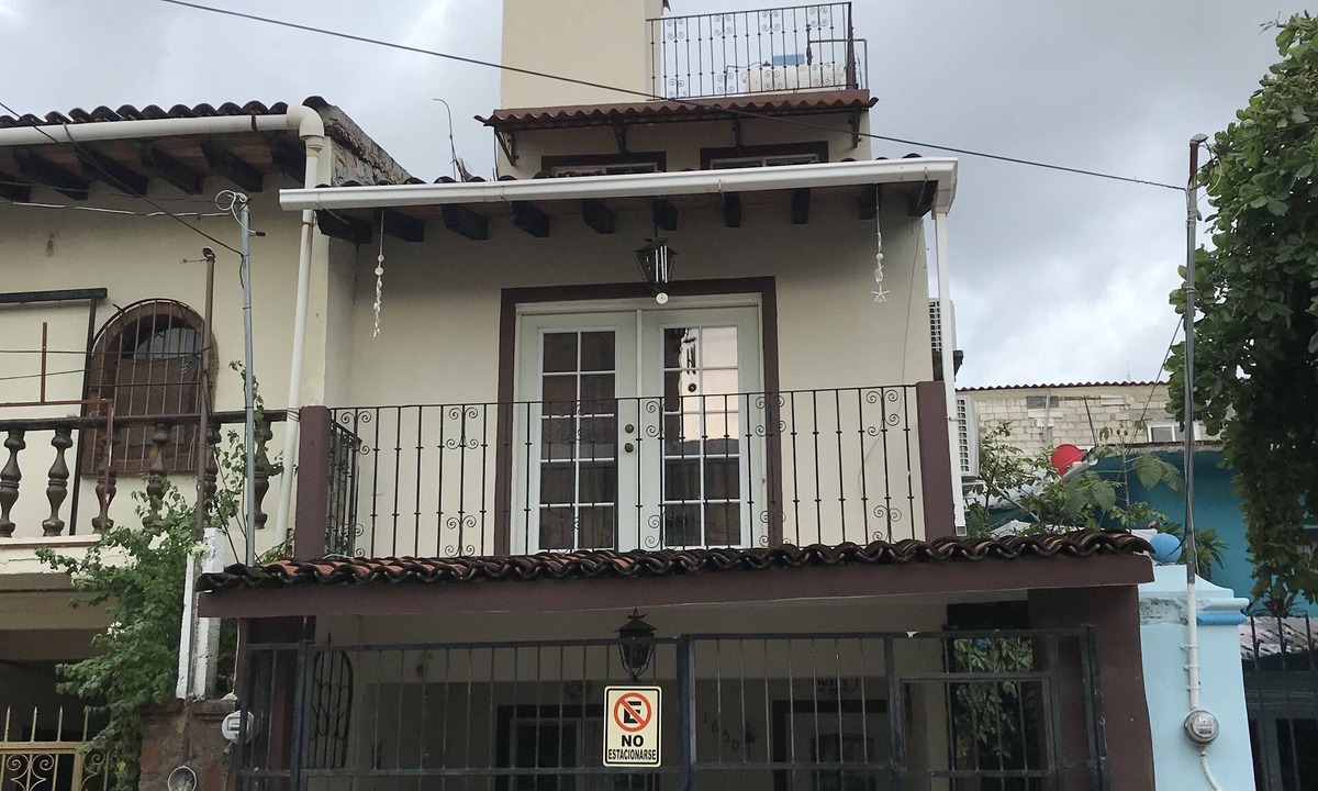Lazaro Cardenas House | 2-bedroom house in charming Puerto Vallarta with WiFi, AC