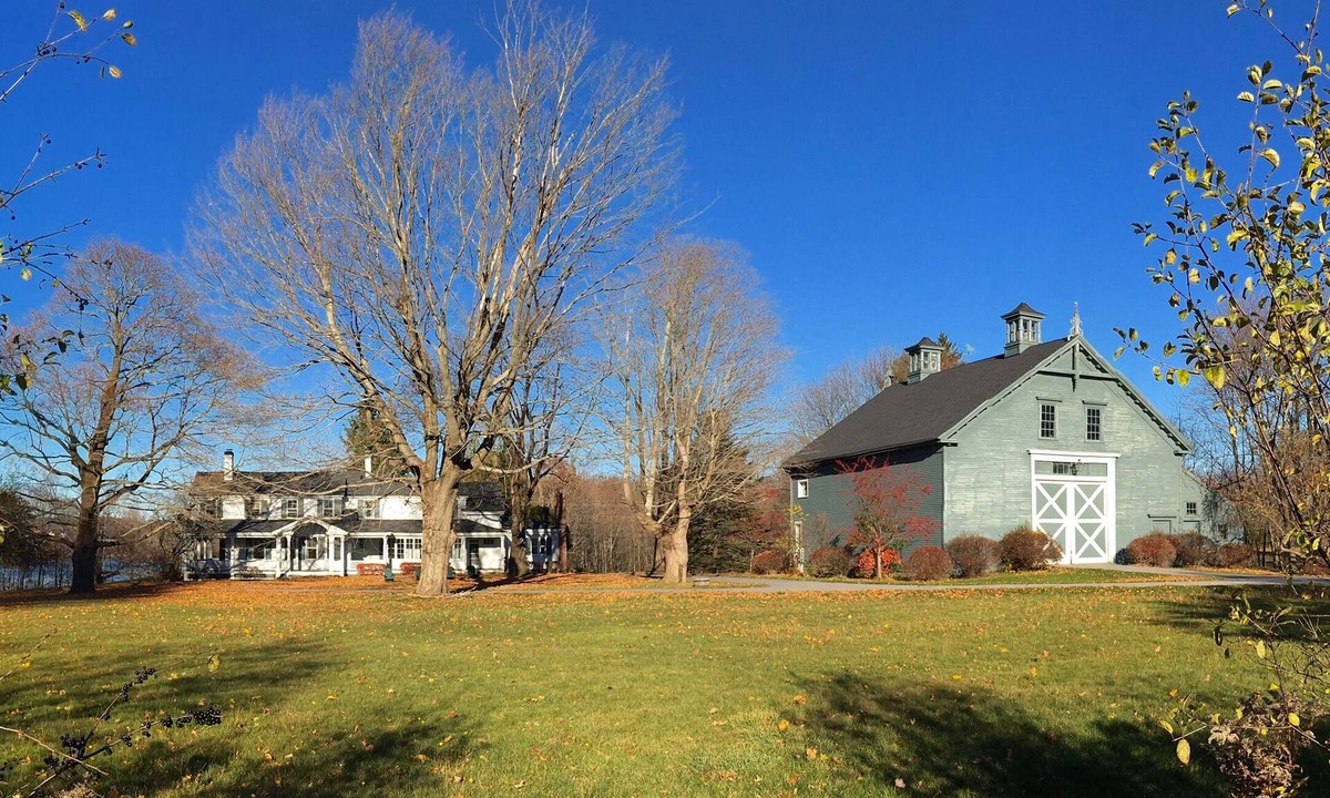 Glen Cove House | 20 Acre Meticulously Renovated and Luxurious Waterfront Estate - One of A Kind!