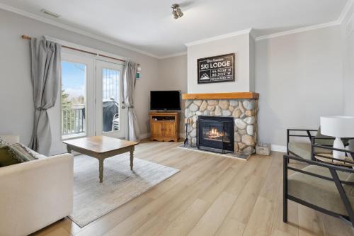 The Blue Mountains House | 210 at Snowbridge w/Golf Course View