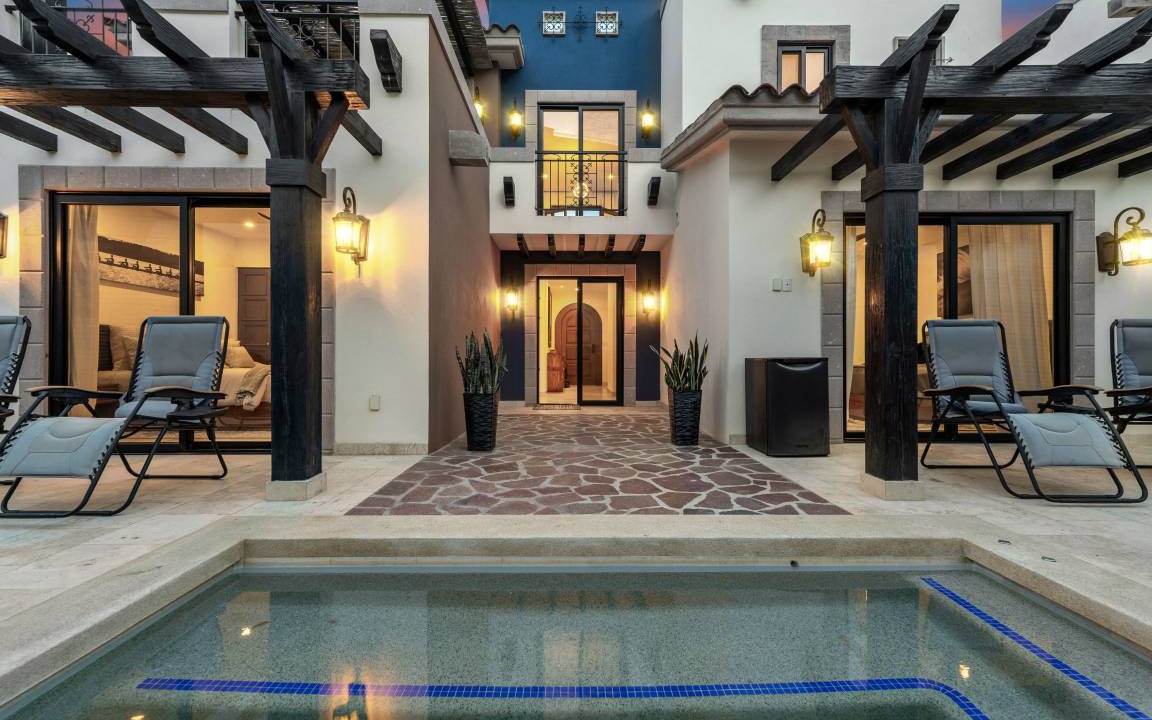 Sunset Beach House | 216 m² House ∙ 3 bedrooms ∙ 8 guests