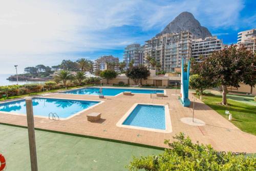 Calpe Apartment | 21C VORA 1 dormitorio con vistas al mar y wifi