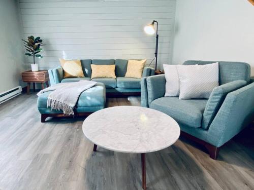 Middletown House | 24 Serenity A Lakefront Cottage Retreat