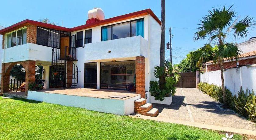 Jiutepec House | 270 m² House ∙ 5 bedrooms ∙ 15 guests