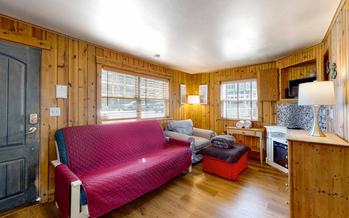 Downtown Cannon Beach Cottage | 29 m² Cabin ∙ 1 bedroom ∙ 4 guests