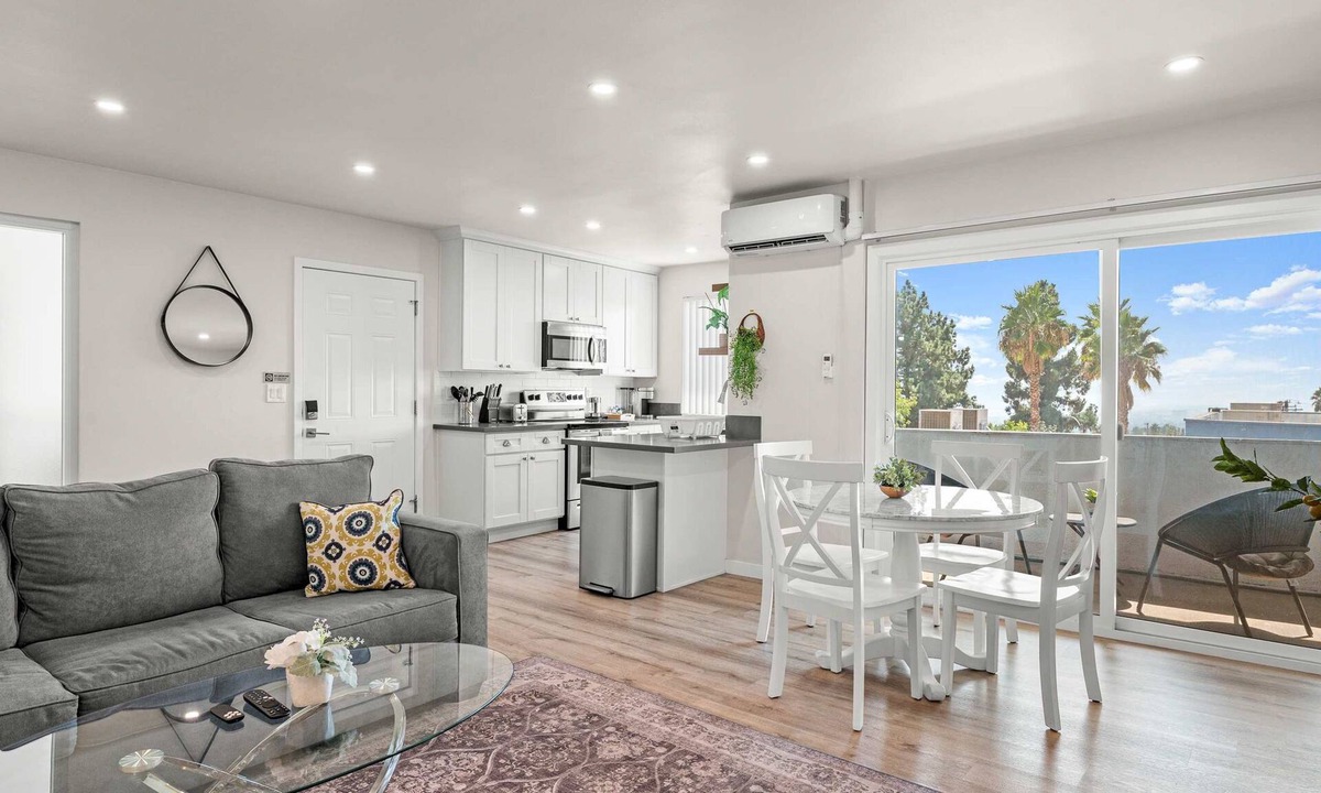 Altadena Apartment | 2b2b APT Close to Rose Parade and Pasadena Oldtown