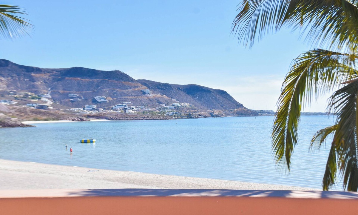 Esterito Villa | 3-bedroom beach villa in Puerta Cortes, La Paz with WiFi, AC
