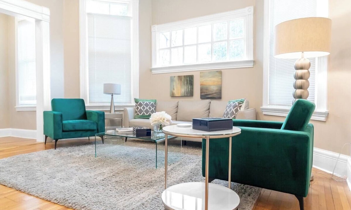 Walnut Hills Apartment | 3 Bedrooms with 2 full baths