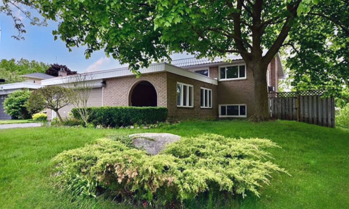 Barrie House | 4 Bed, Walk-Out Bungalow Full Property House - Barrie - sleeps 10