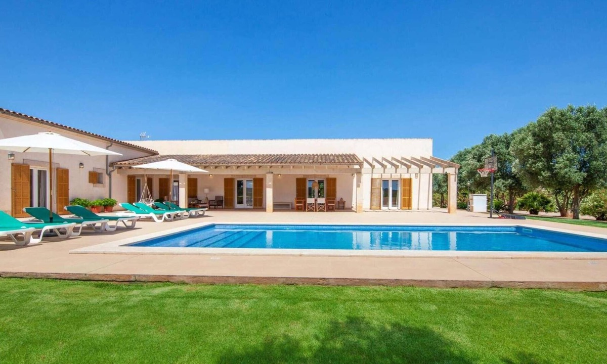 Es Palmer Villa | 4 bedroom accommodation in Campos