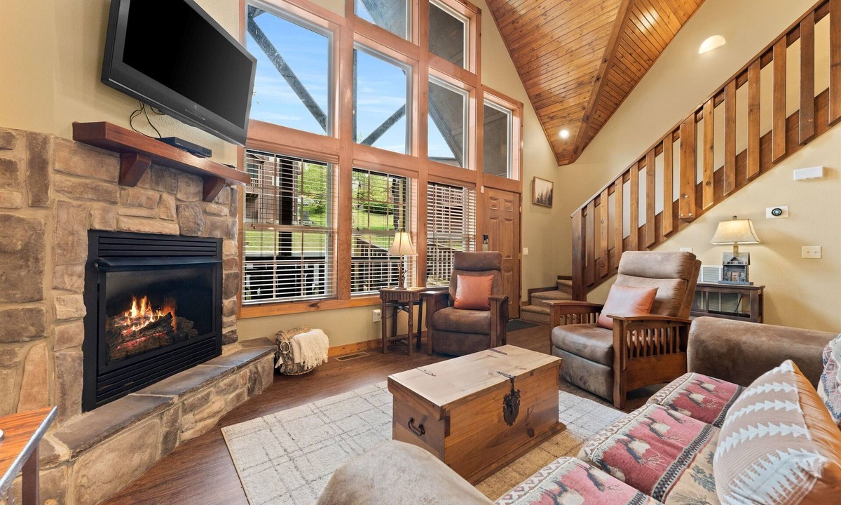 Reeds Spring Cabin | 4 King Suites | Near Silver Dollar City