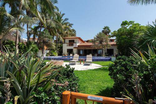 Bucerias House | 400 m² House ∙ 4 bedrooms ∙ 12 guests