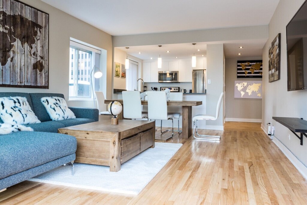 Downtown Montreal Condo | #46-3435 · Bright Apartment in City Centre 99 Walk Score in Montreal