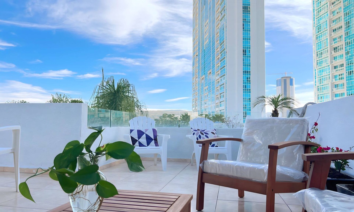Juriquilla House | 5★ Beautiful house, for long stays, AC, King bed, roof garden, Wi-Fi
