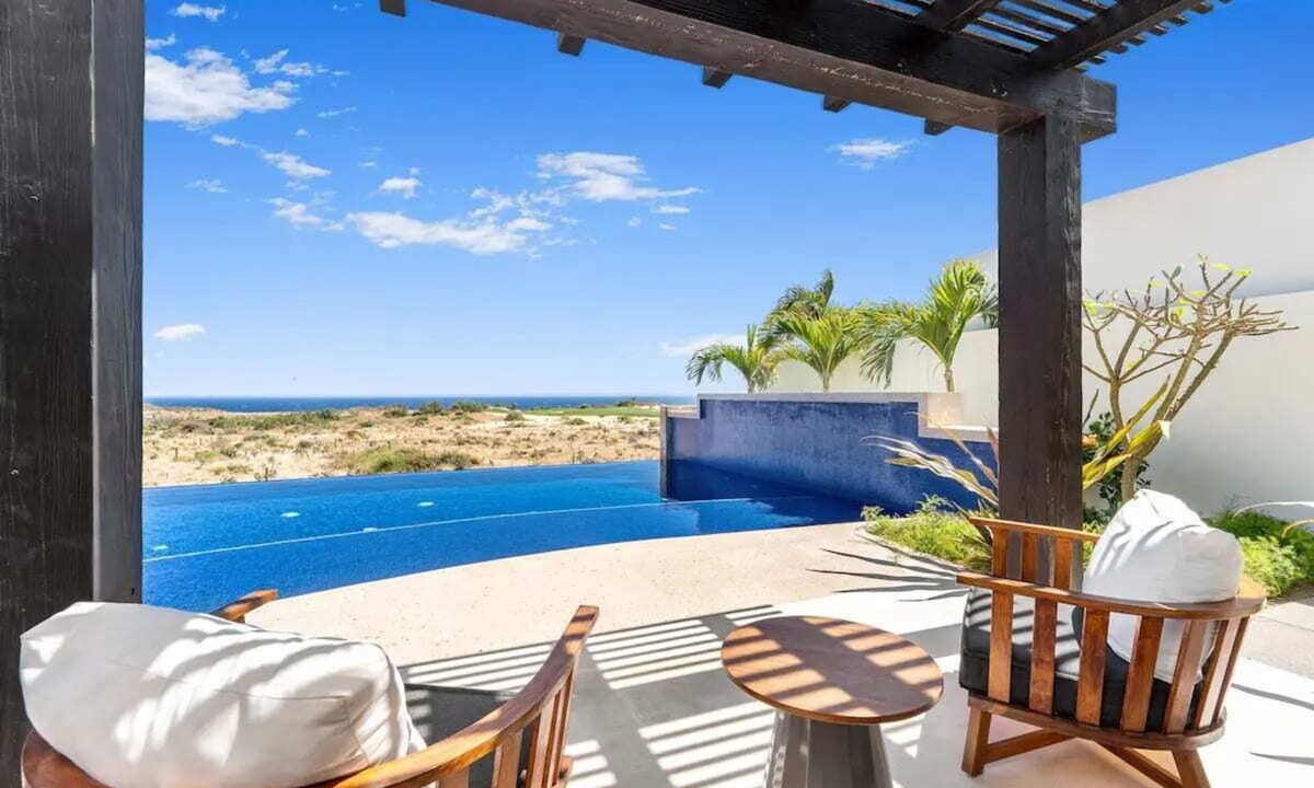 Ampliacion Juarez Apartment | 5BD Ritzy Villa 5: Ocean Views & Pool