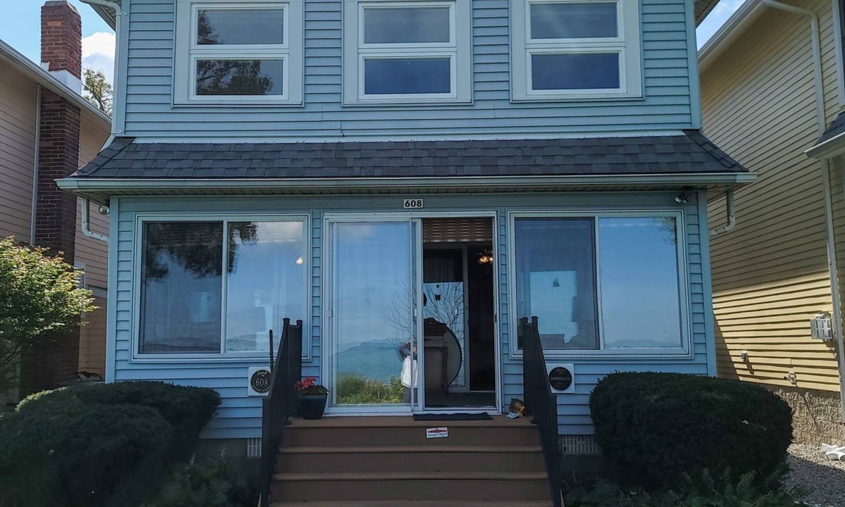 Lakeside Cottage | 608 Lakefront Beautiful Lakefront Cottage Right on the Lake Path!