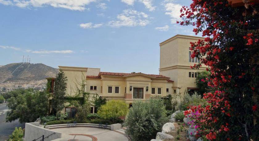 Tecate Hotel | 65 m² Hotel ∙ 4 guests