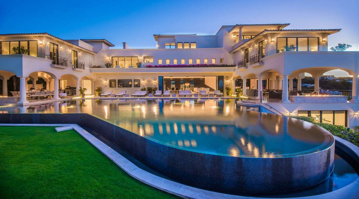 Buzzards Villa | 750 m² Villa ∙ 8 bedrooms ∙ 16 guests