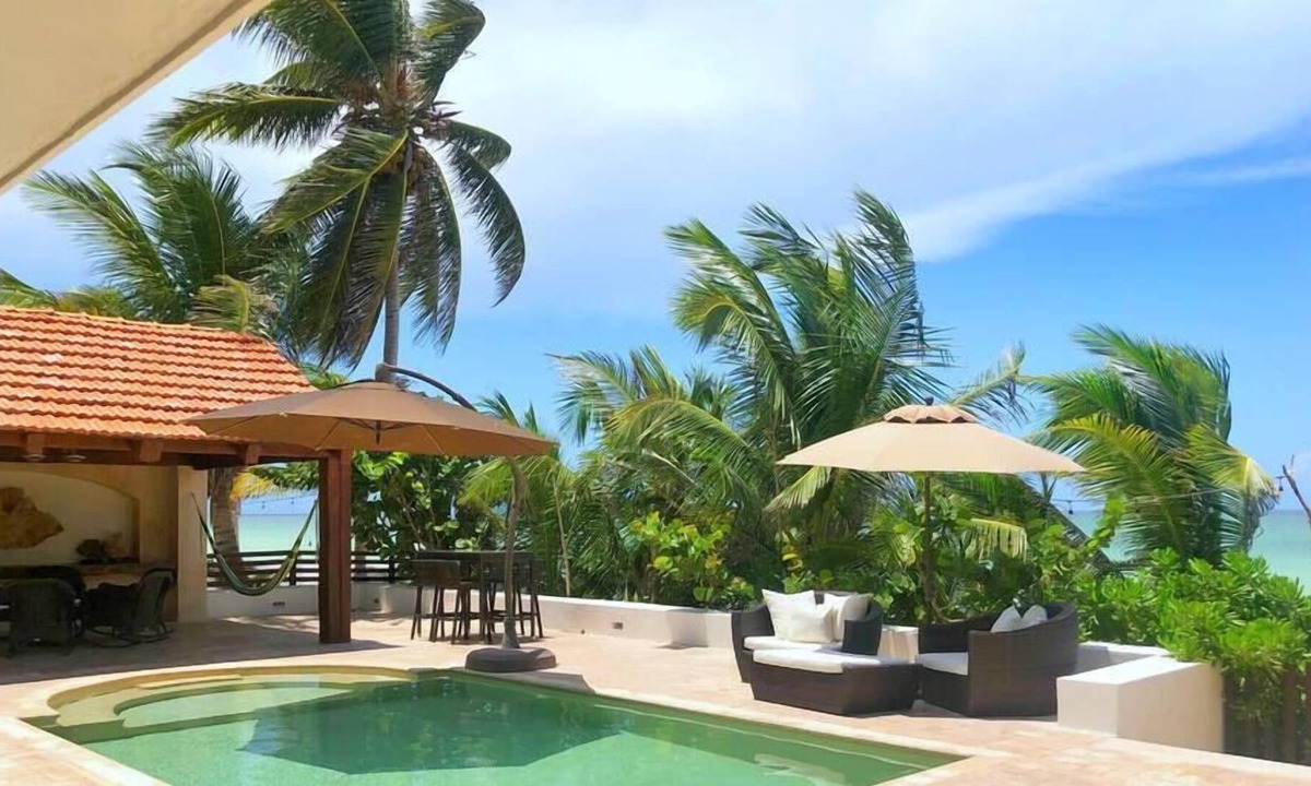 Yucatan Peninsula House | 8 BDR - Walk to Chicxulub, 16 people - Beachfront