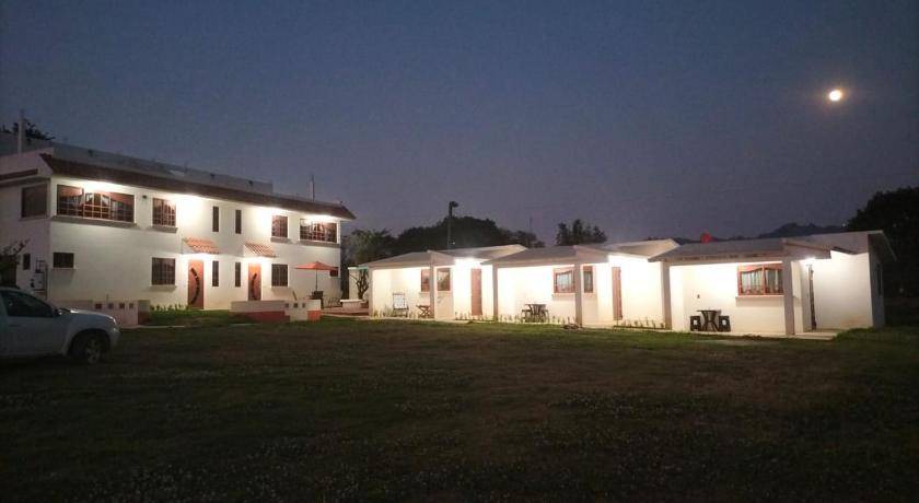 Zacatlan Cabin | 80 m² Lodge ∙ 3 bedrooms ∙ 14 guests