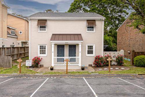 Northeast Virginia Beach House | 88 m² House ∙ 1 bedroom ∙ 6 guests
