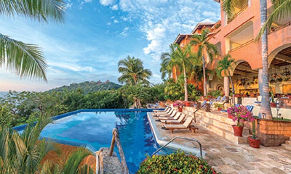 Peninsula Zihuatanejo Bay | Almacen