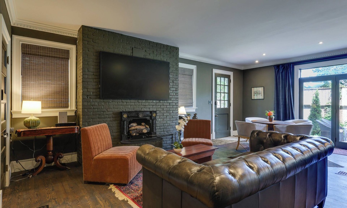 Worcester House | A Timeless Retreat at Historic Crompton House