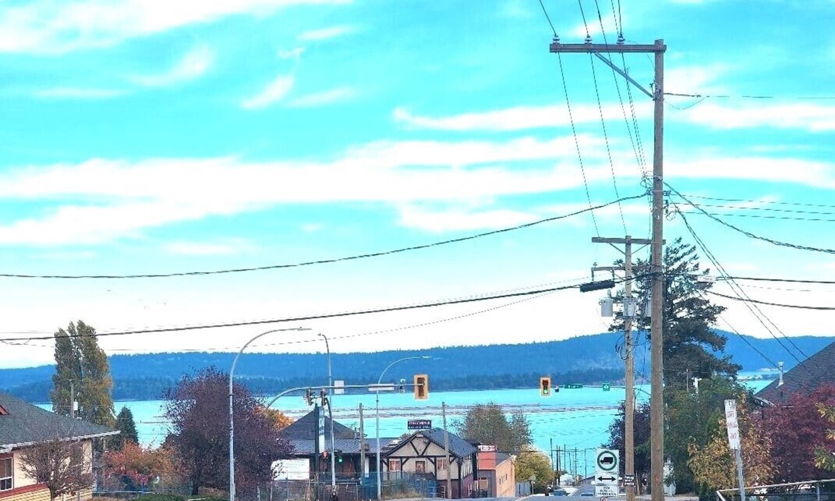 Regional District of Nanaimo House | A Walk to the Harborfront