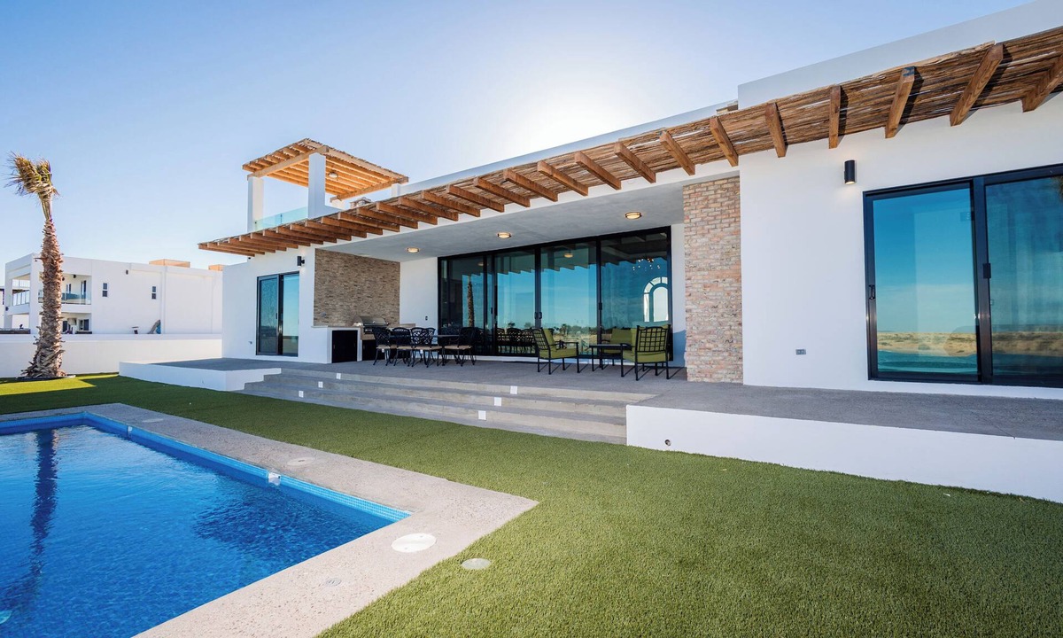La Choya House | Adora House (4 Bed 4 Bath By FMI Rentals)