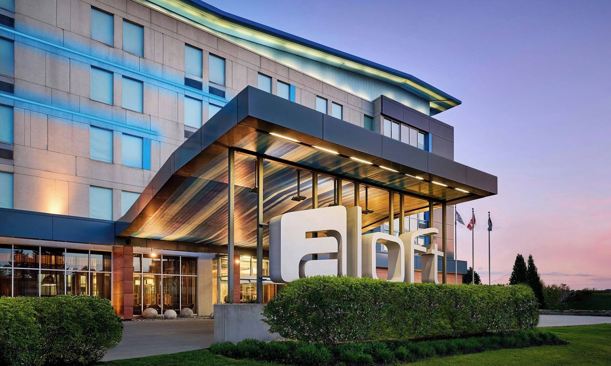 Dorval Hotel | Aloft by Marriott Montreal Airport