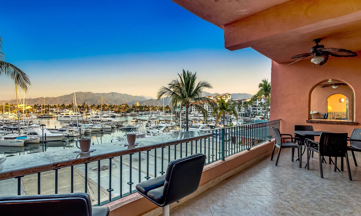 Marina Vallarta Condo | AMAZING Panoramic Marina view. Walk to shops, restaurants, bars