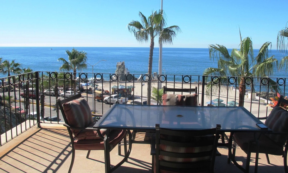 Balcones de Loma Linda Condo | AMAZING VIEWS! Centro Historico Ocean View 2 bed / 2 bath 1800 sq. ft.