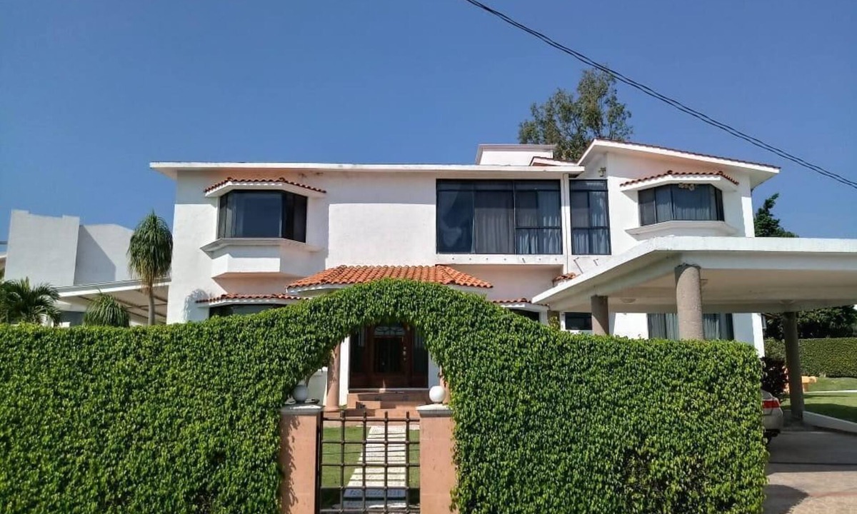 Lomas de Cocoyoc House | Amplia casa con alberca. Ideal para vacaciones con toda la familia.