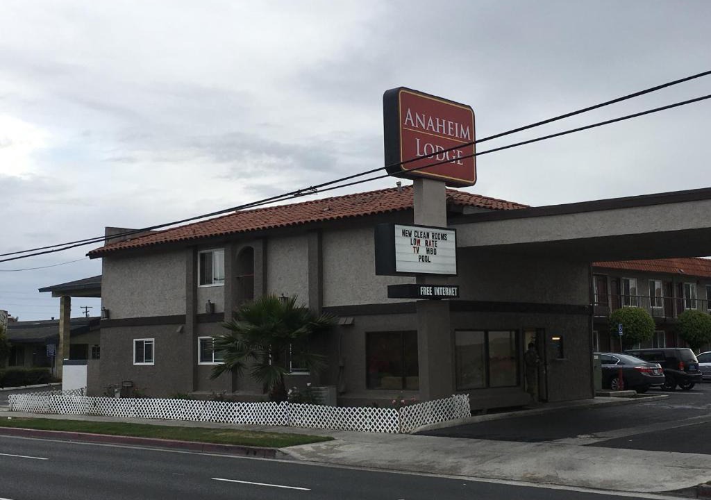 Southwest Anaheim Hotel | Anaheim Lodge