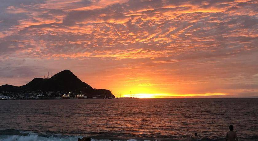 Manzanillo Apartment | Apartment ∙ 2 bedrooms ∙ 6 guests
