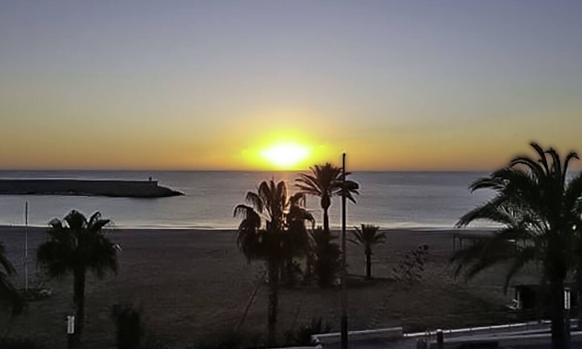 Carboneras Apartment | Apartamento a 10 Metros de Playa, Vistas Frontales al Mar. Carboneras. Cabo Gata