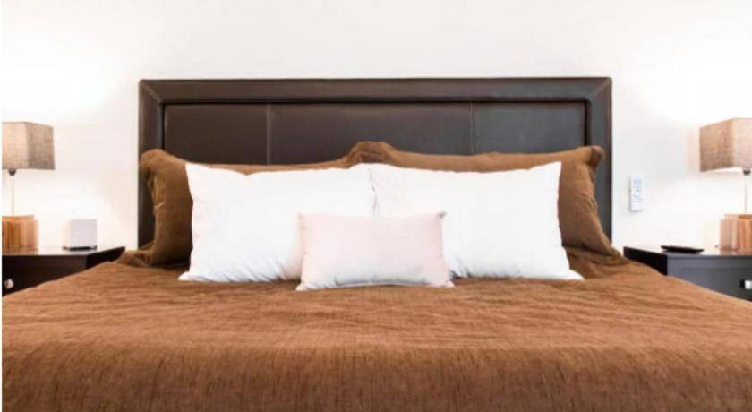 Financial District Apartment | Apartment ∙ 3 bedrooms ∙ 6 guests