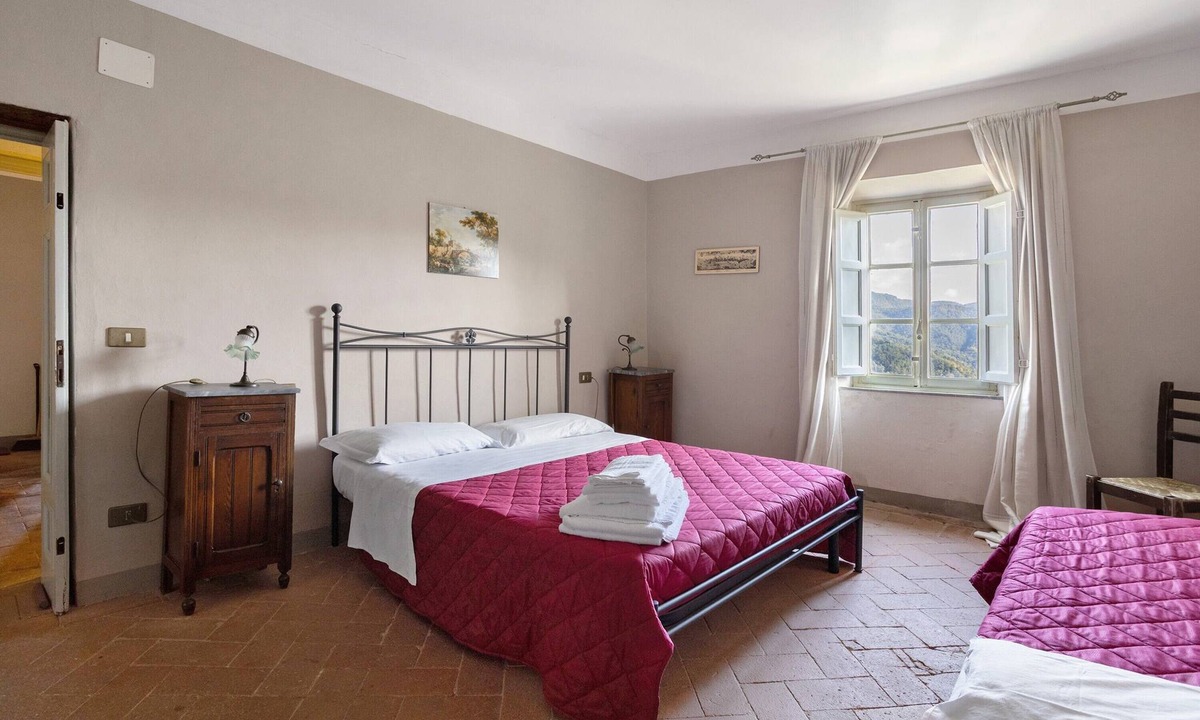 Massarosa Apartment | Apartment 'Appartamento Vescovo' with Shared Pool and Shared Garden