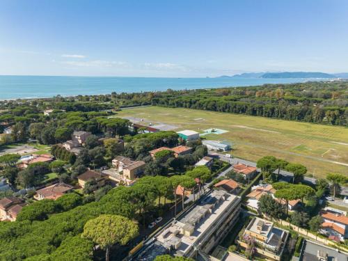 Cinquale Apartment | Apartment Appartamento Residence Henderson by Interhome