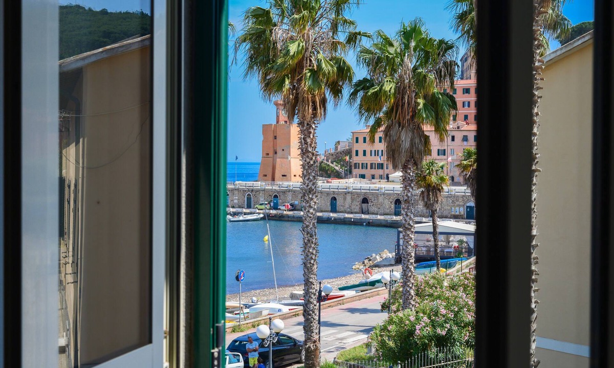 Rio Marina Apartment | Apartment 'Loft Il Mare Rio Marina Front Sea' with Wi-Fi