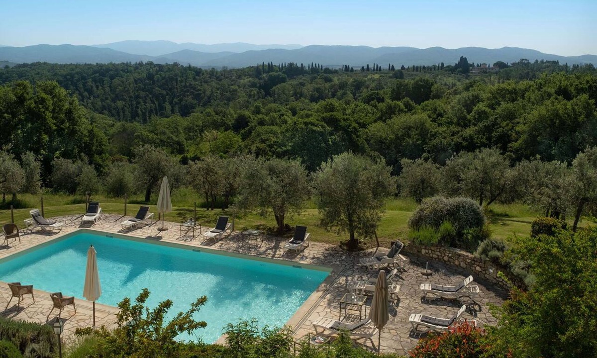 San Casciano in Val di Pesa Apartment | Apartment with A/C, WIFI, pool, TV, terrace, pets allowed, panoramic view, close to Greve In Chianti