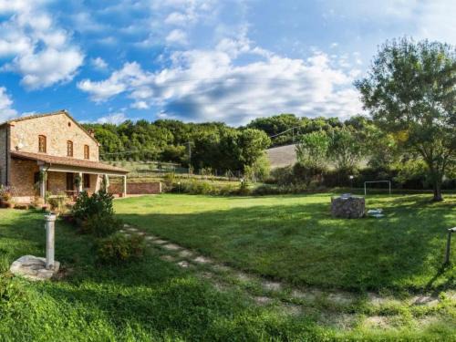Montecatini Val di Cecina Apartment | Apartment Wohnung mit Garten- Grill und Terrasse by Interhome
