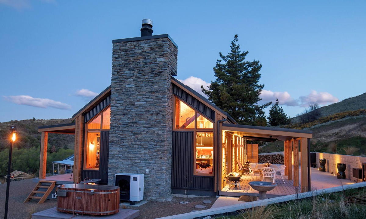 Saint Bathans Cabin | Architect-Designed Private Alpine Timber Lodge
