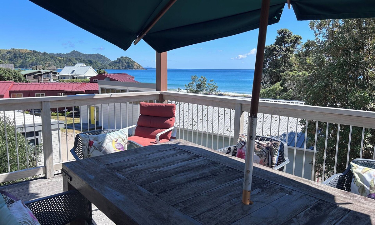 Whangapoua House | Architecturally designed holiday home with extensive sea
